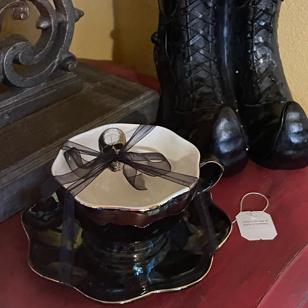 PARK CHATEAU NEW Skull Teacup & Saucer Set Black Iridescent & White W/Gold Trim
